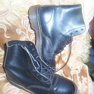 Doc Martens Mens' sz 10 Combat lace up boot   sz 10  Made in England